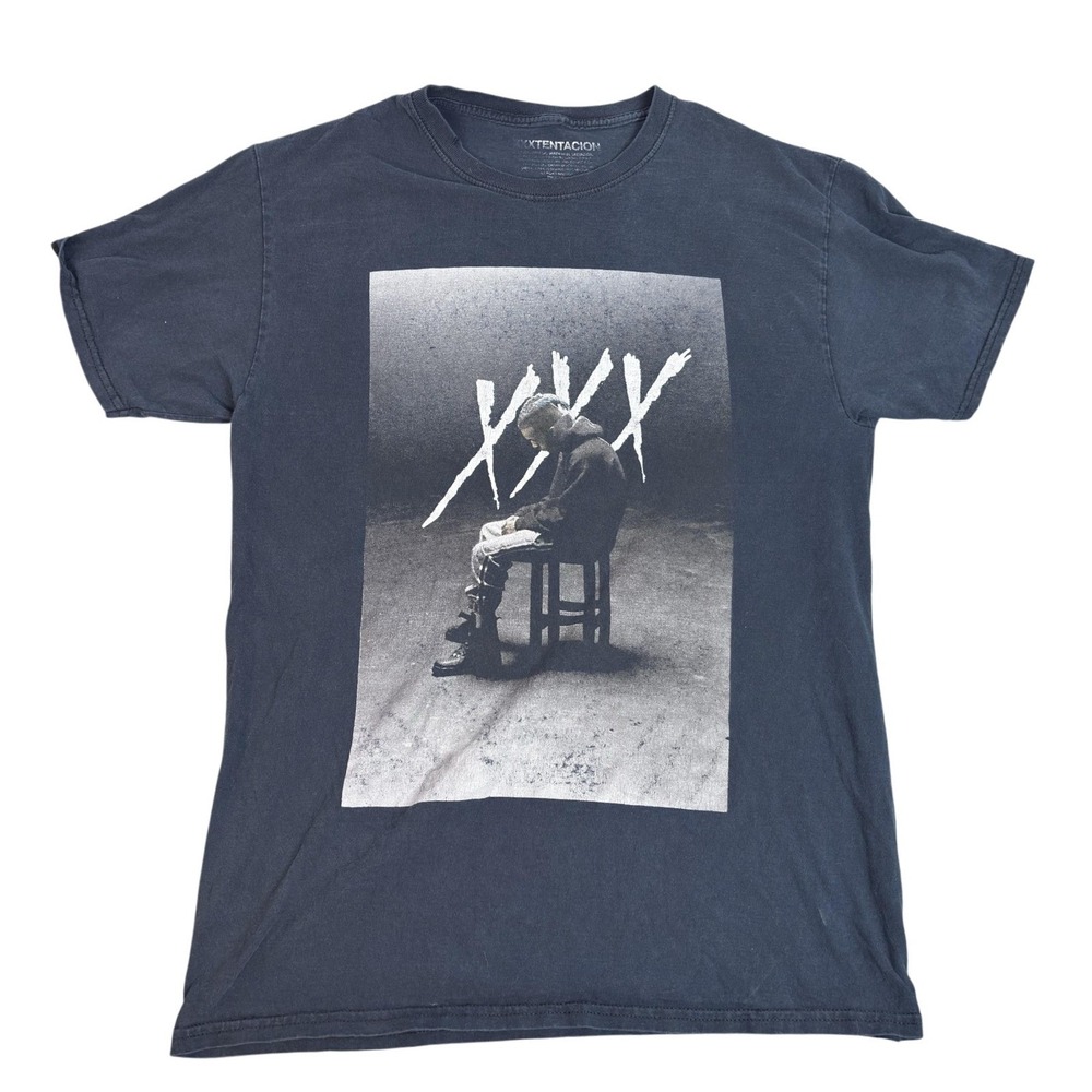 XXXTENTACION Shirt Mens Medium Black Graphic Tee XXX Seated Photo Rap Hip Hop